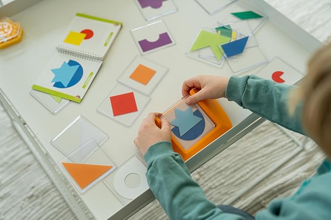 smart games - Colour Code, Puzzle Game with 100 Challenges, 5+ Years