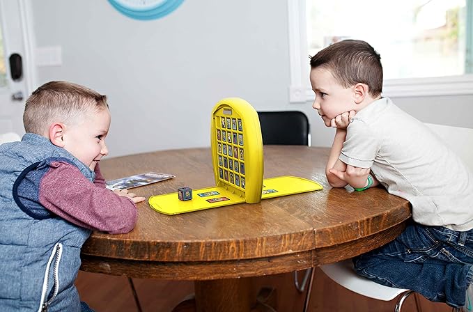 Top Trumps Match Game Minions - Family Board Games for Kids and Adults - Matching Game and Memory Game - Fun Two Player Kids Games - Memories and Learning, Board Games for Kids 4 and up