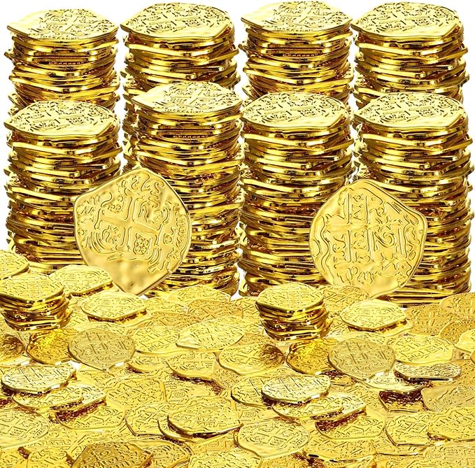 Hanaive 800 Pcs Plastic Pirate Coin Gold Treasure Spanish Doubloon Fake St. Patricks Toy Coin for Kids Board Games Pirate Party Cosplay Teachers Classroom Reward(Gold)