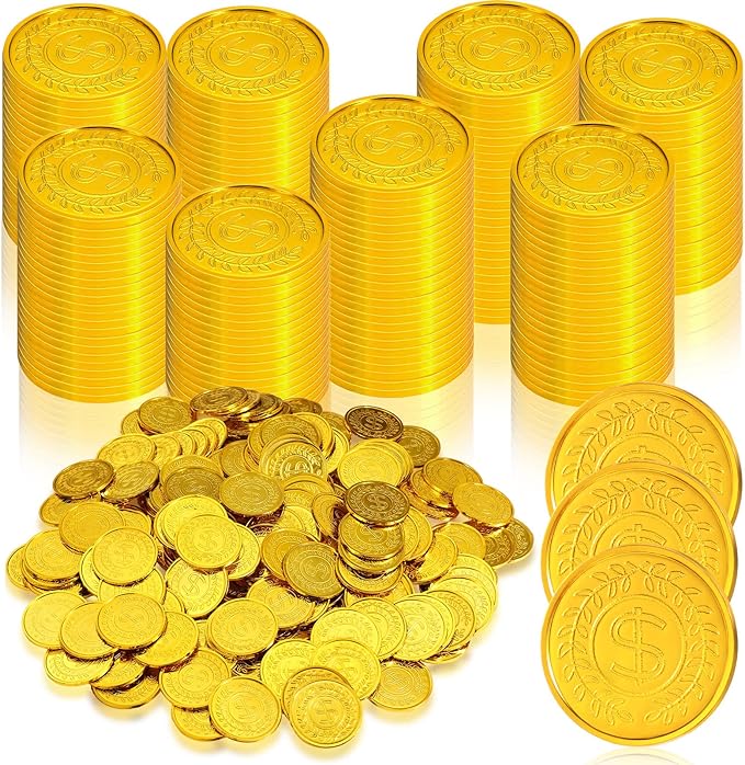 Hanaive 800 Pcs Plastic Pirate Coins Gold Treasure Spanish Doubloon Fake St. Patricks Toy Coin for Kids Board Games Pirate Party Cosplay Teachers Classroom Reward (Gold, Classic)