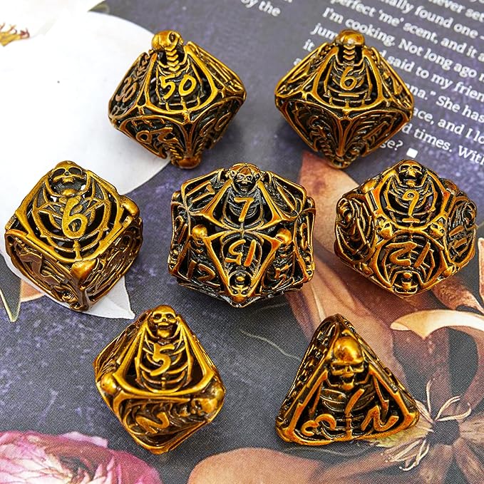 Metal Skull Dice Set Hollow Multi-Sided Dungeons & Dragons Dice 7CPS Role-Playing Dice Set with Flannel Bag Suitable for D&D Board Game Cards(Kugin)