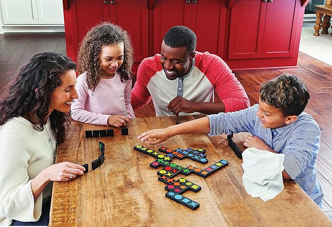 Mindware | Qwirkle: Travel (New) | Board Game | Ages 6+ | 2-4 Players | 45 Minutes Playing Time