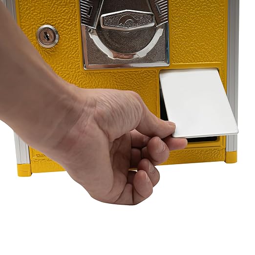 Vending Machine, 20.87Inch Height Candy Gumball Machine with Load Capacity Gumball Bank, Metal Candy Vending Machine for 1.77-1.97Inch Gadget,Portable Candy Dispenser Machine for Retail Shop (Yellow)