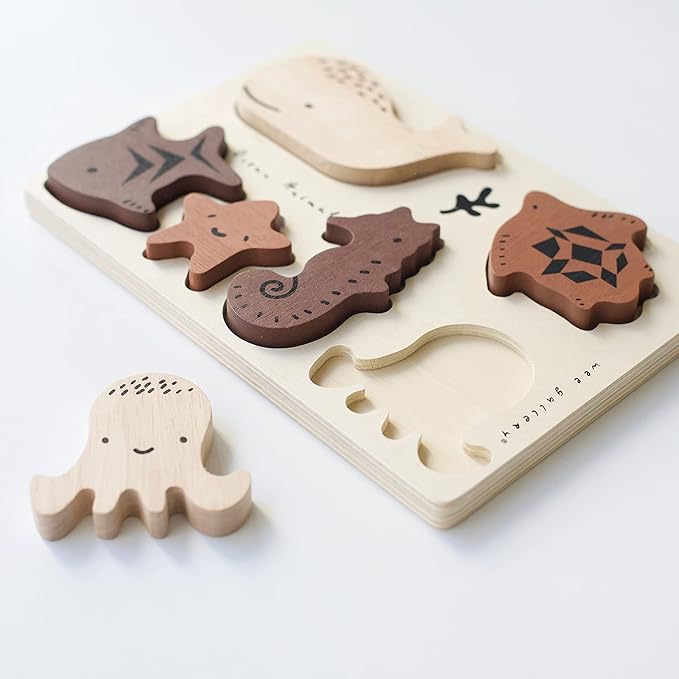 Wee Gallery Wooden Tray Puzzle Ocean Animals, Montessori Toy for Toddlers and Preschoolers for Early Learning and Fine Motor Skill Development, Sustainable Educational Puzzle for Kids