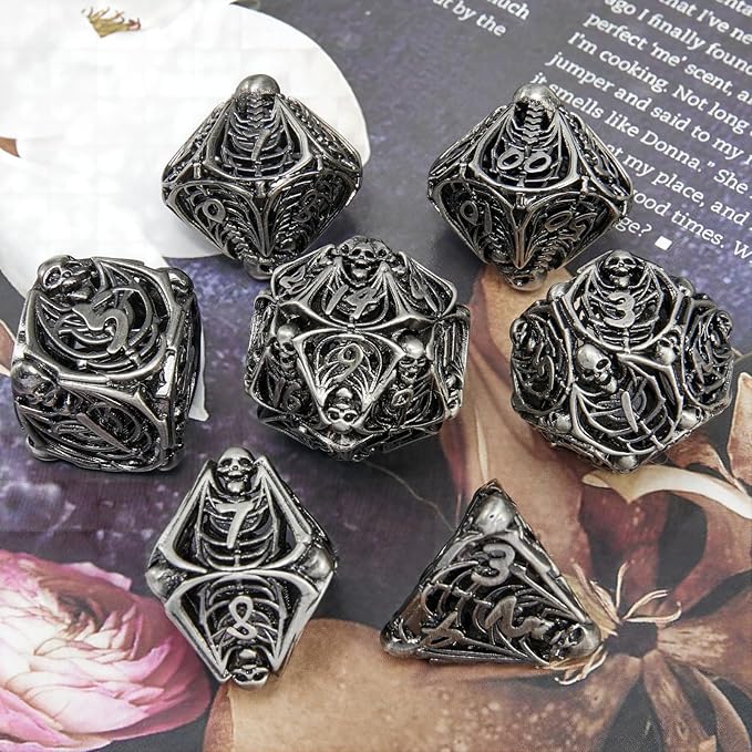 Metal Skull Dice Set Hollow Multi-Sided Dungeons & Dragons Dice 7CPS Role-Playing Dice Set with Flannel Bag Suitable for D&D Board Game Cards(Antique Nickel)