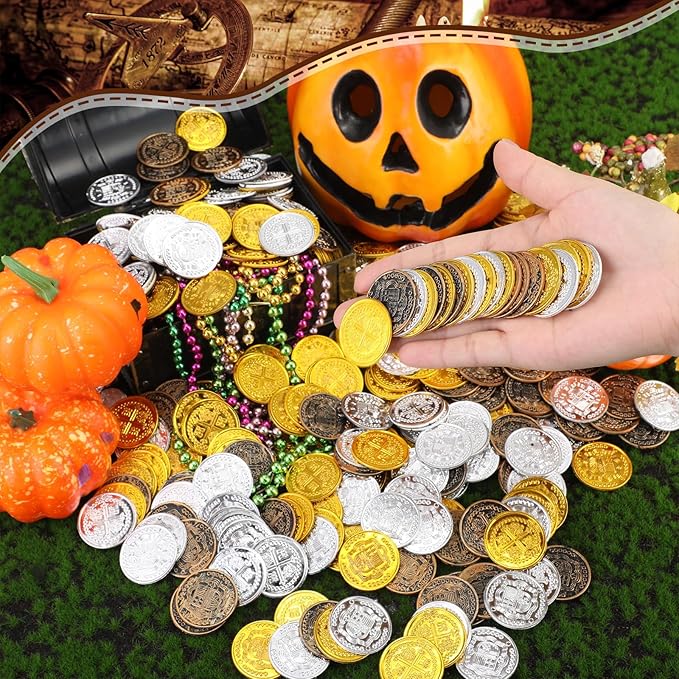 Hanaive 800 Pcs Plastic Pirate Coin Gold Treasure Spanish Doubloon Fake St. Patricks Toy Coin for Kids Board Games Pirate Party Cosplay Teachers Classroom Reward(Gold)