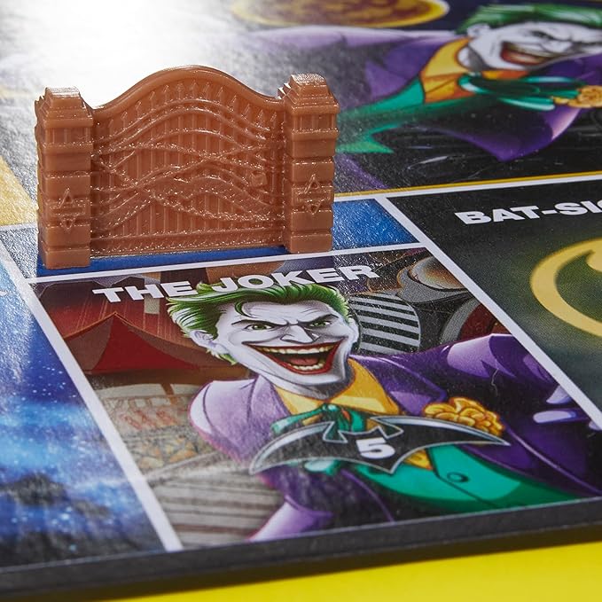 Monopoly Batman Edition Board Game | Monopoly Game for Batman Fans | Ages 8 and Up | 2 to 4 Players | Family Games | Strategy Games for Kids and Adults (Amazon Exclusive)
