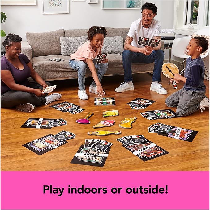 Spin Master Games, Clue Giant Edition, Family Game for Indoor & Outdoor Fun with Big Oversized Board, for Family and Kids, 2-4 Players, Ages 6 & Up