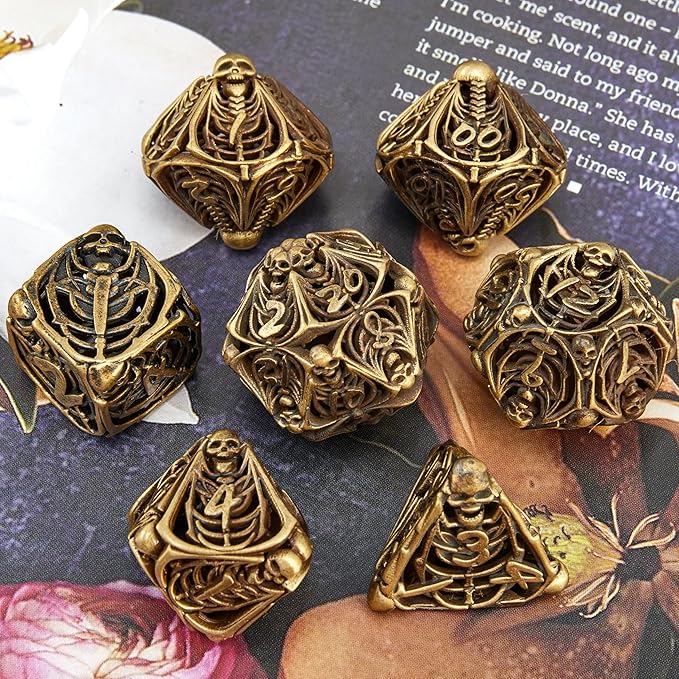 Metal Skull Dice Set Hollow Multi-Sided Dungeons & Dragons Dice 7CPS Role-Playing Dice Set with Flannel Bag Suitable for D&D Board Game Cards(Ancient Bronze)